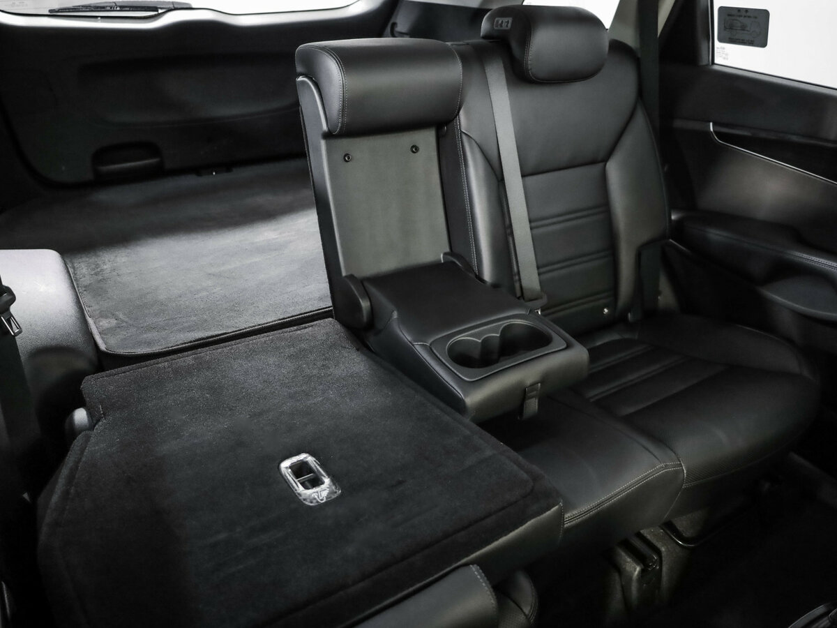 Kia Sorento с пробегом — 2018 год. Фото: #30