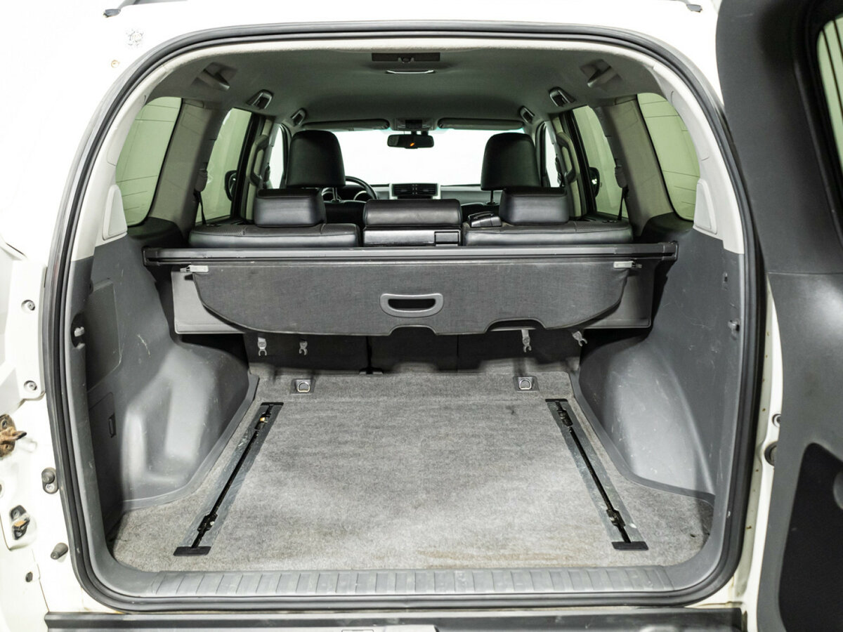 Toyota Land Cruiser Prado с пробегом — 2013 год. Фото: #23