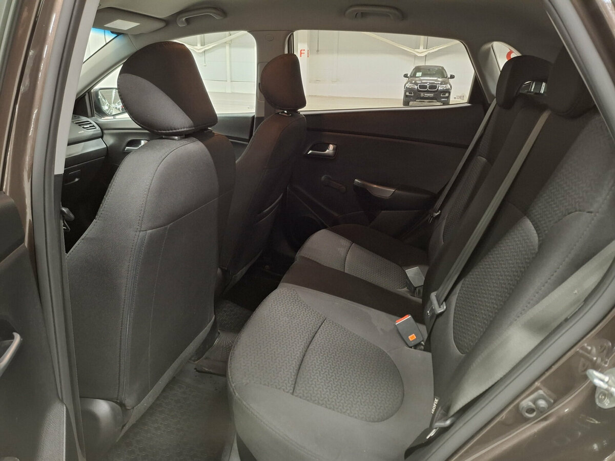 Kia Rio с пробегом — 2017 год. Фото: #11