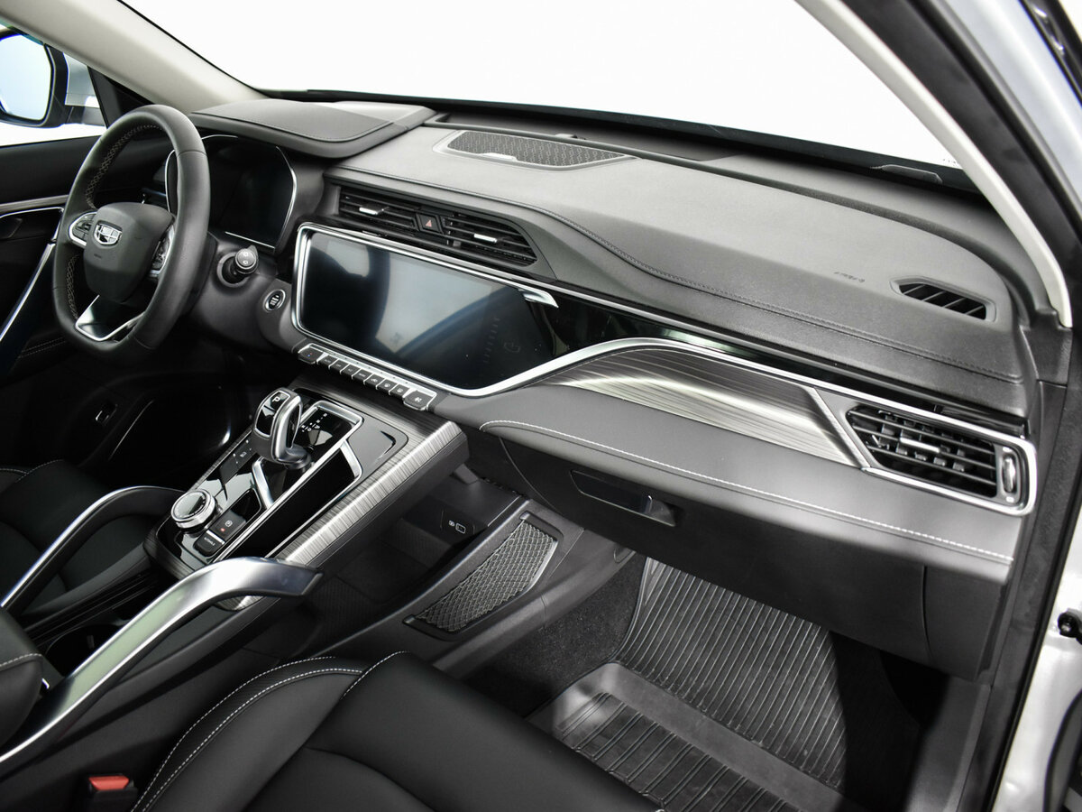 Geely Atlas Pro с пробегом — 2022 год. Фото: #13