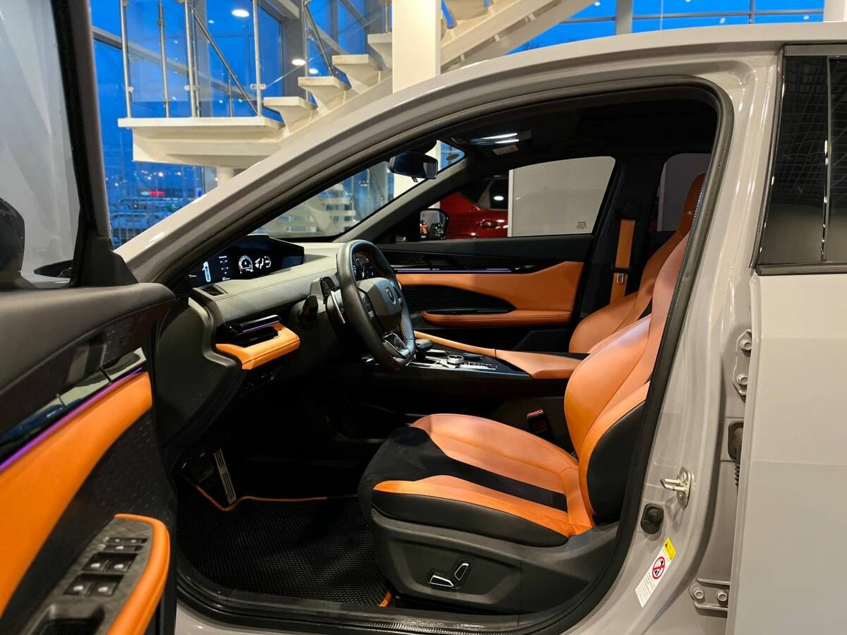 Changan UNI-V с пробегом — 2023 год. Фото: #12