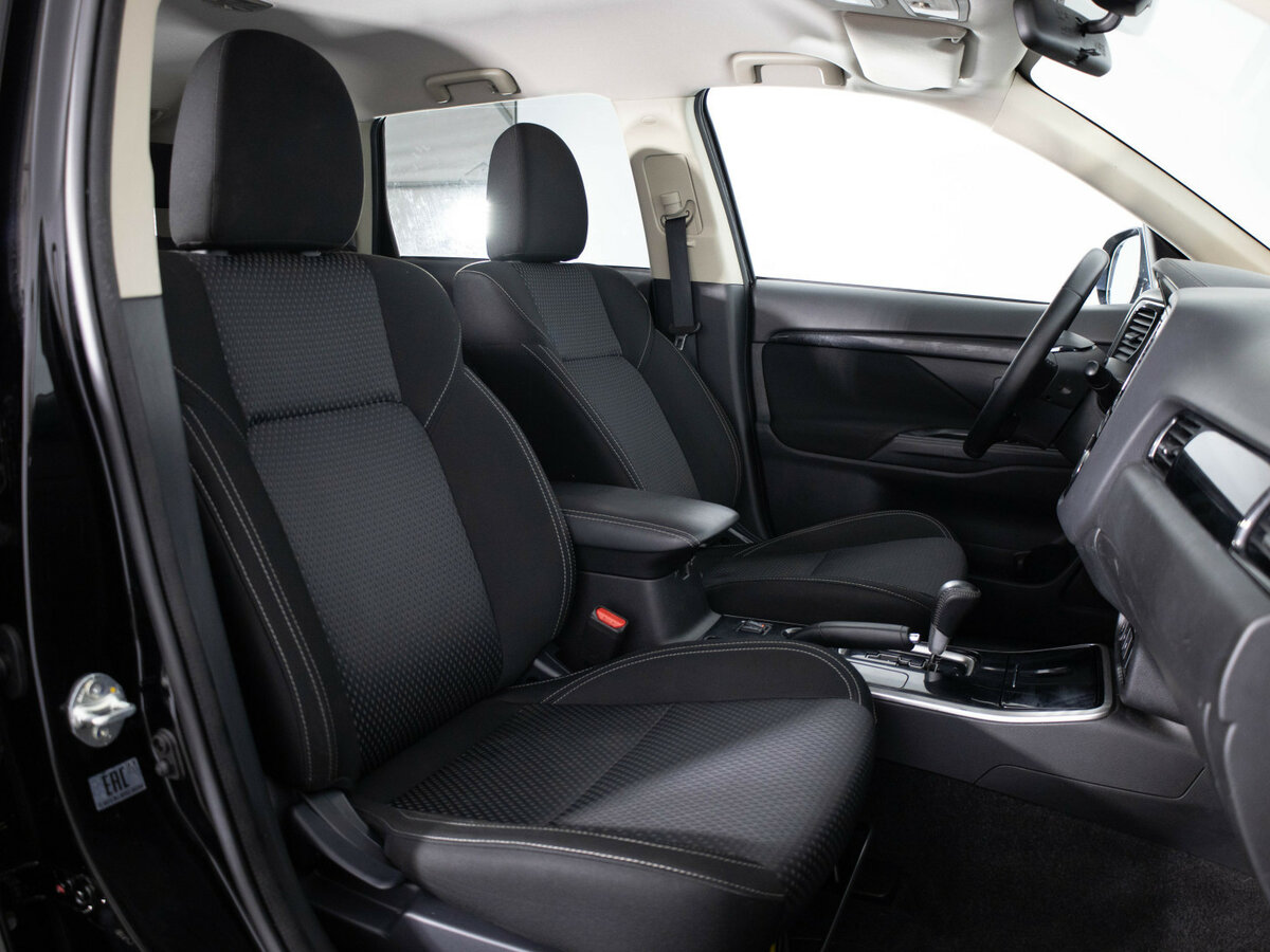 Mitsubishi Outlander с пробегом — 2019 год. Фото: #15