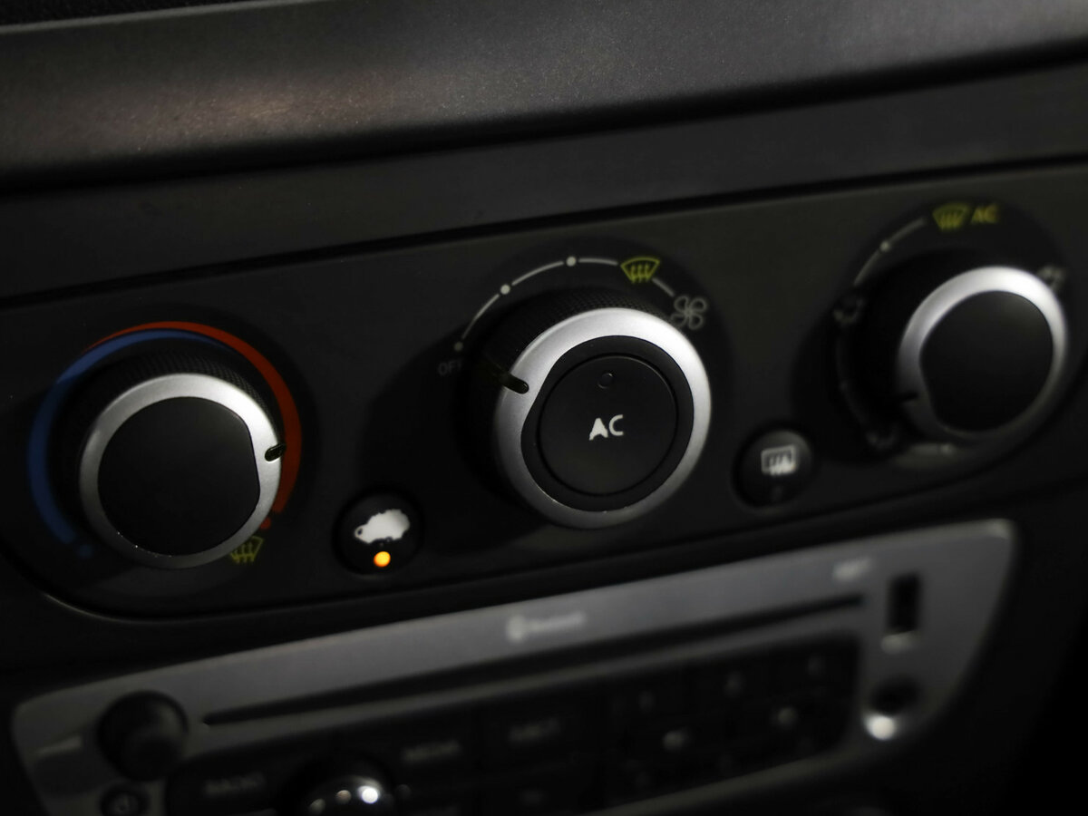 Renault Fluence с пробегом — 2014 год. Фото: #11