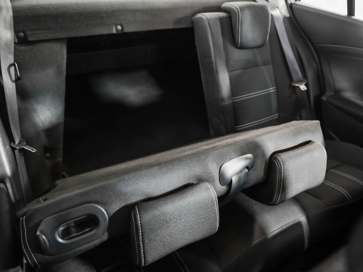 Renault Fluence с пробегом — 2014 год. Фото: #21