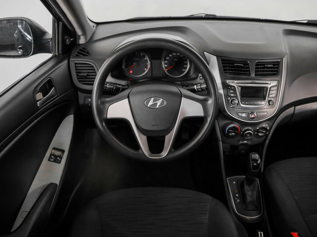 Hyundai Solaris с пробегом — 2016 год. Фото: #10