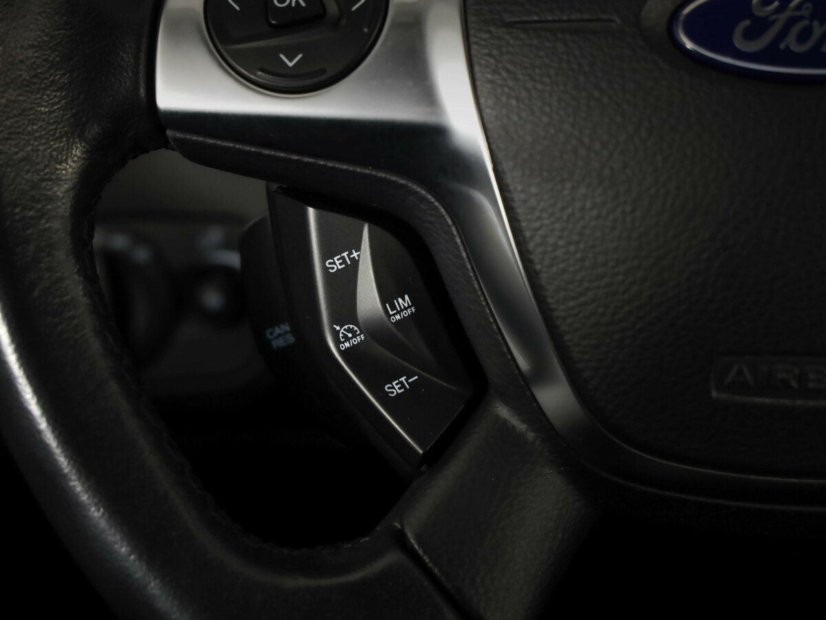 Ford Kuga с пробегом — 2015 год. Фото: #13