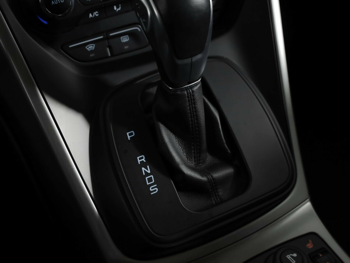Ford Kuga с пробегом — 2015 год. Фото: #19
