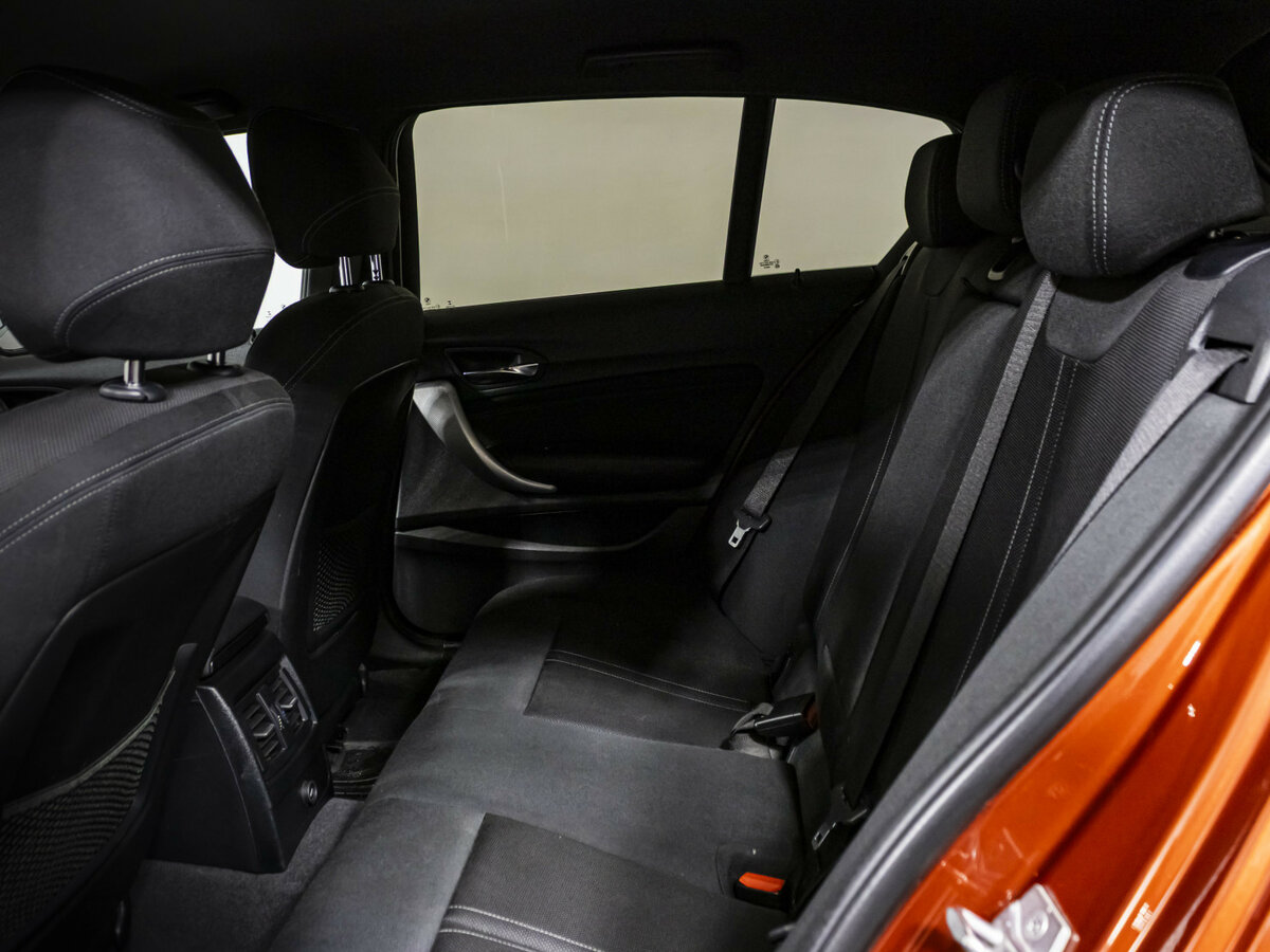 BMW 1 серии с пробегом — 2019 год. Фото: #12