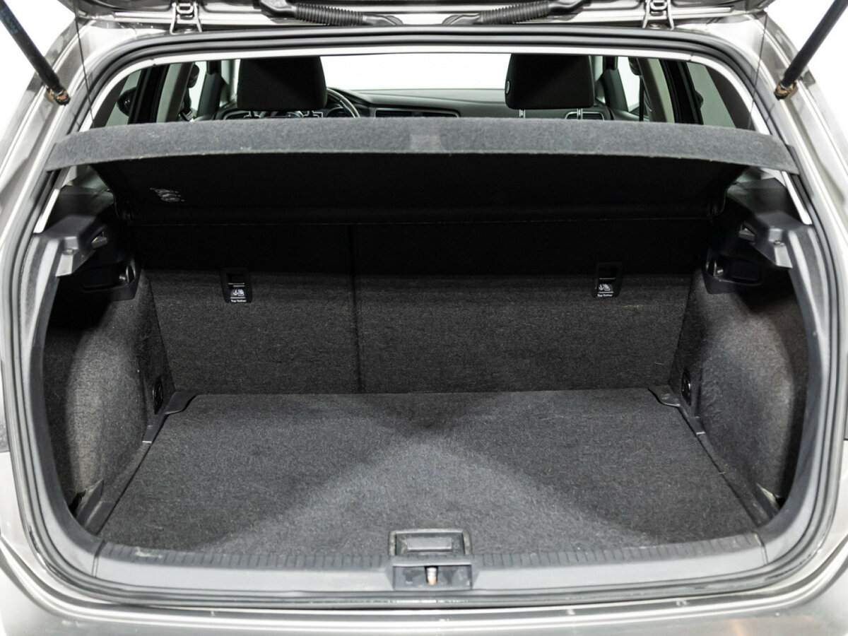 Volkswagen Golf с пробегом — 2013 год. Фото: #16