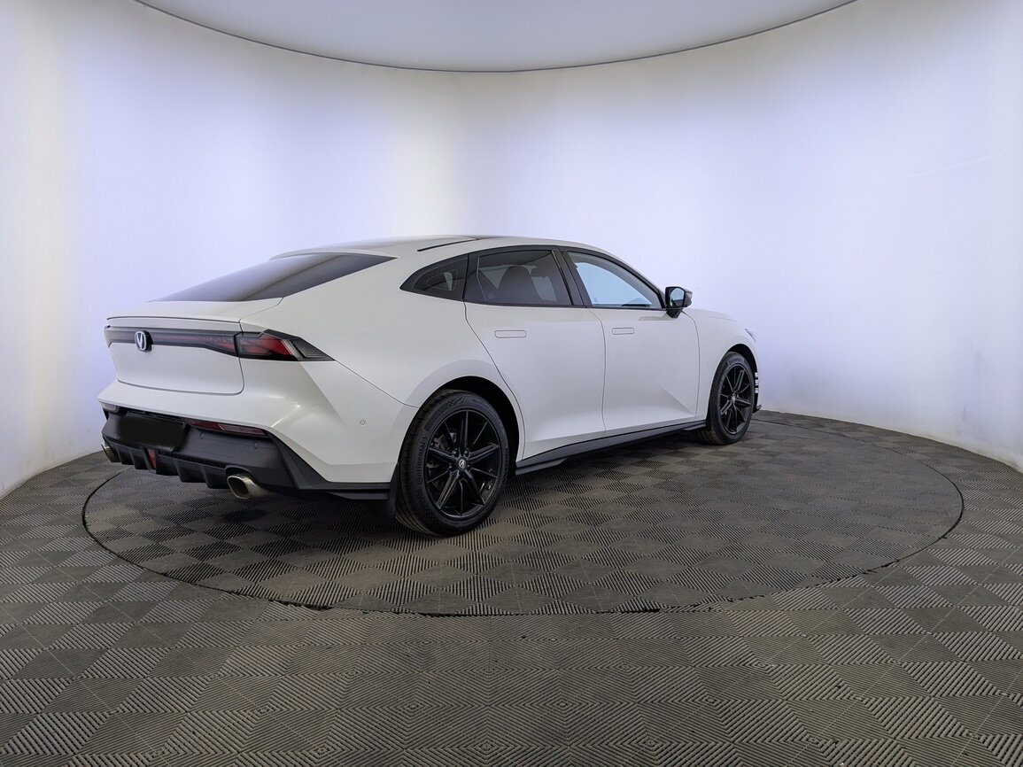 Changan UNI-V с пробегом — 2023 год. Фото: #4