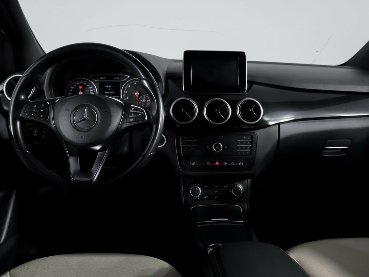 Mercedes-Benz B-Класс с пробегом — 2015 год. Фото: #9