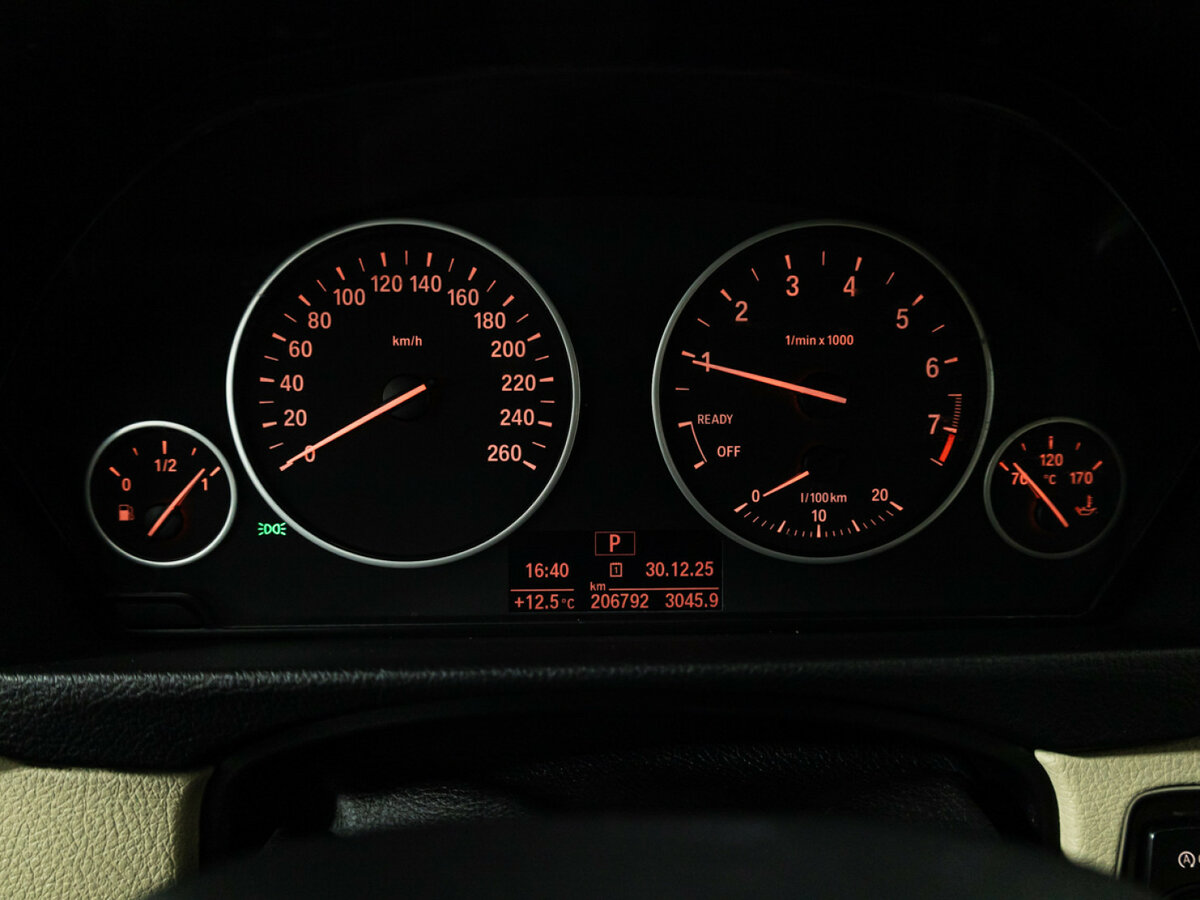 BMW 3 серии с пробегом — 2015 год. Фото: #11