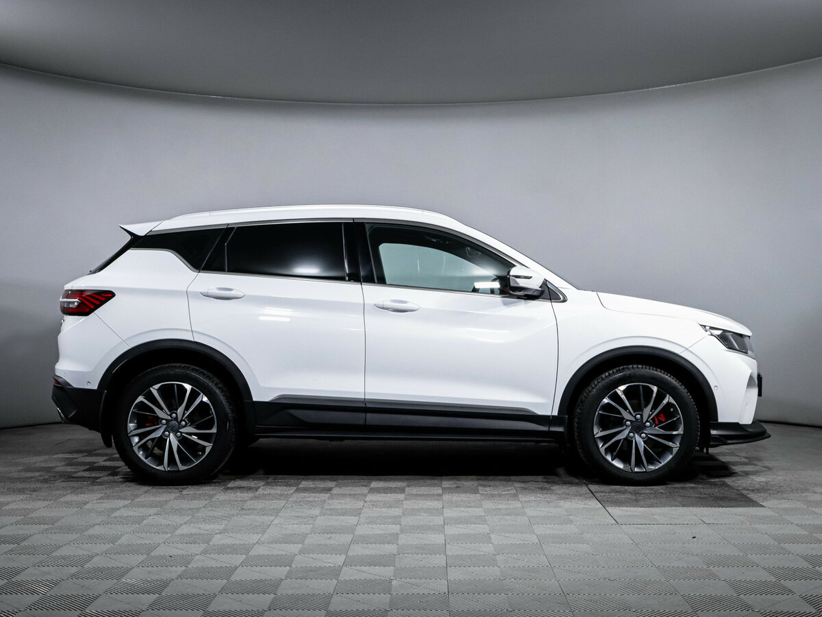 Geely Coolray с пробегом — 2023 год. Фото: #3