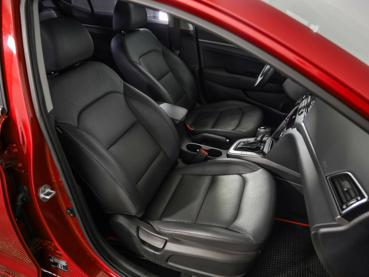 Hyundai Elantra с пробегом — 2016 год. Фото: #17