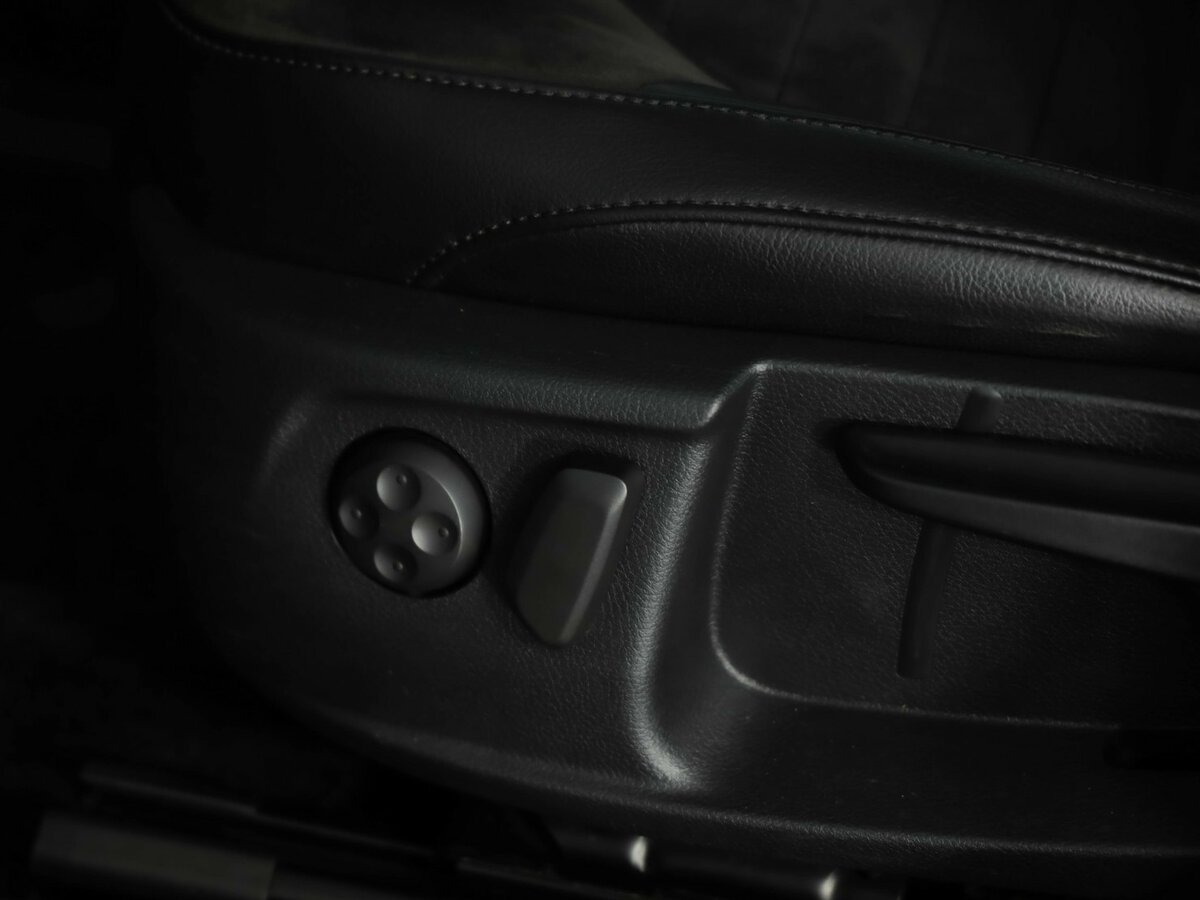 Volkswagen Passat с пробегом — 2014 год. Фото: #26