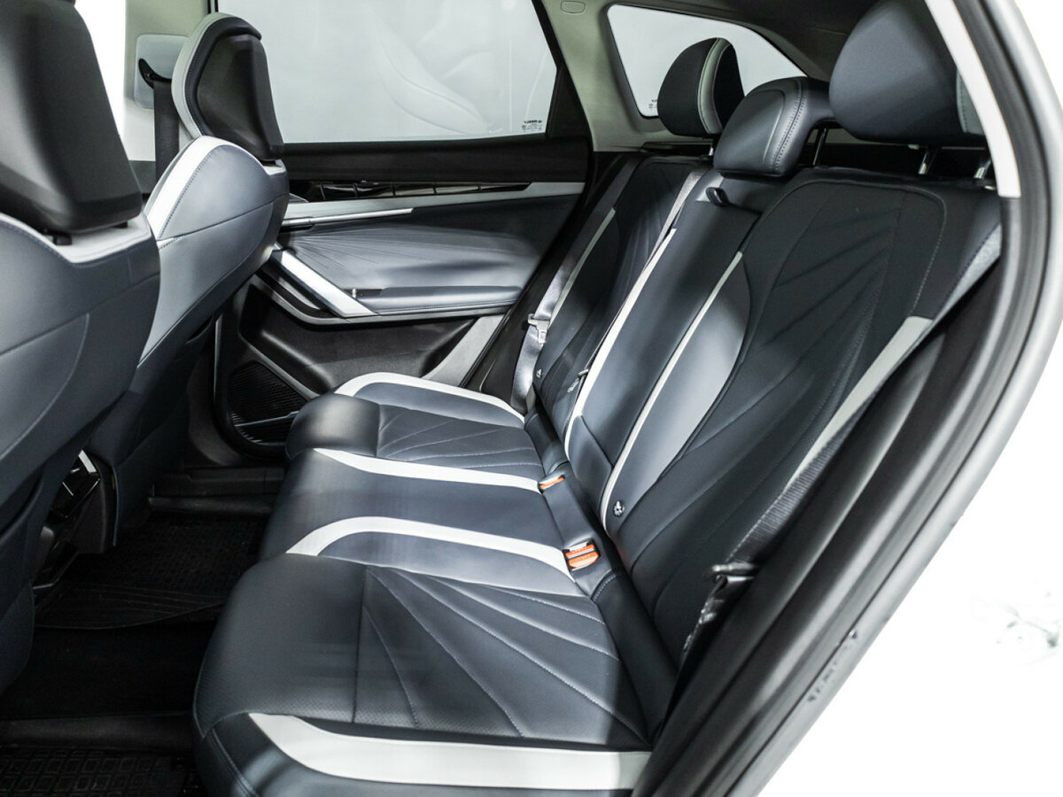 Geely Atlas с пробегом — 2024 год. Фото: #7