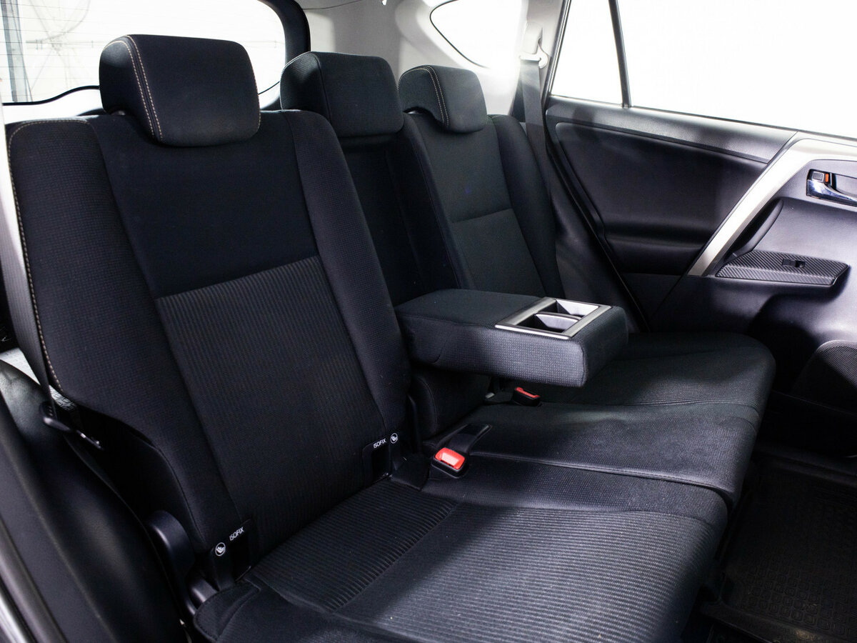 Toyota RAV4 с пробегом — 2013 год. Фото: #11