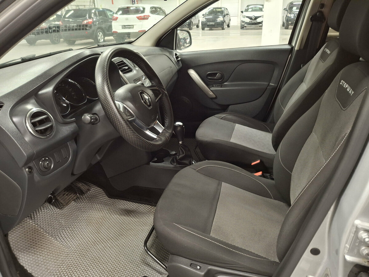 Renault Logan с пробегом — 2020 год. Фото: #15