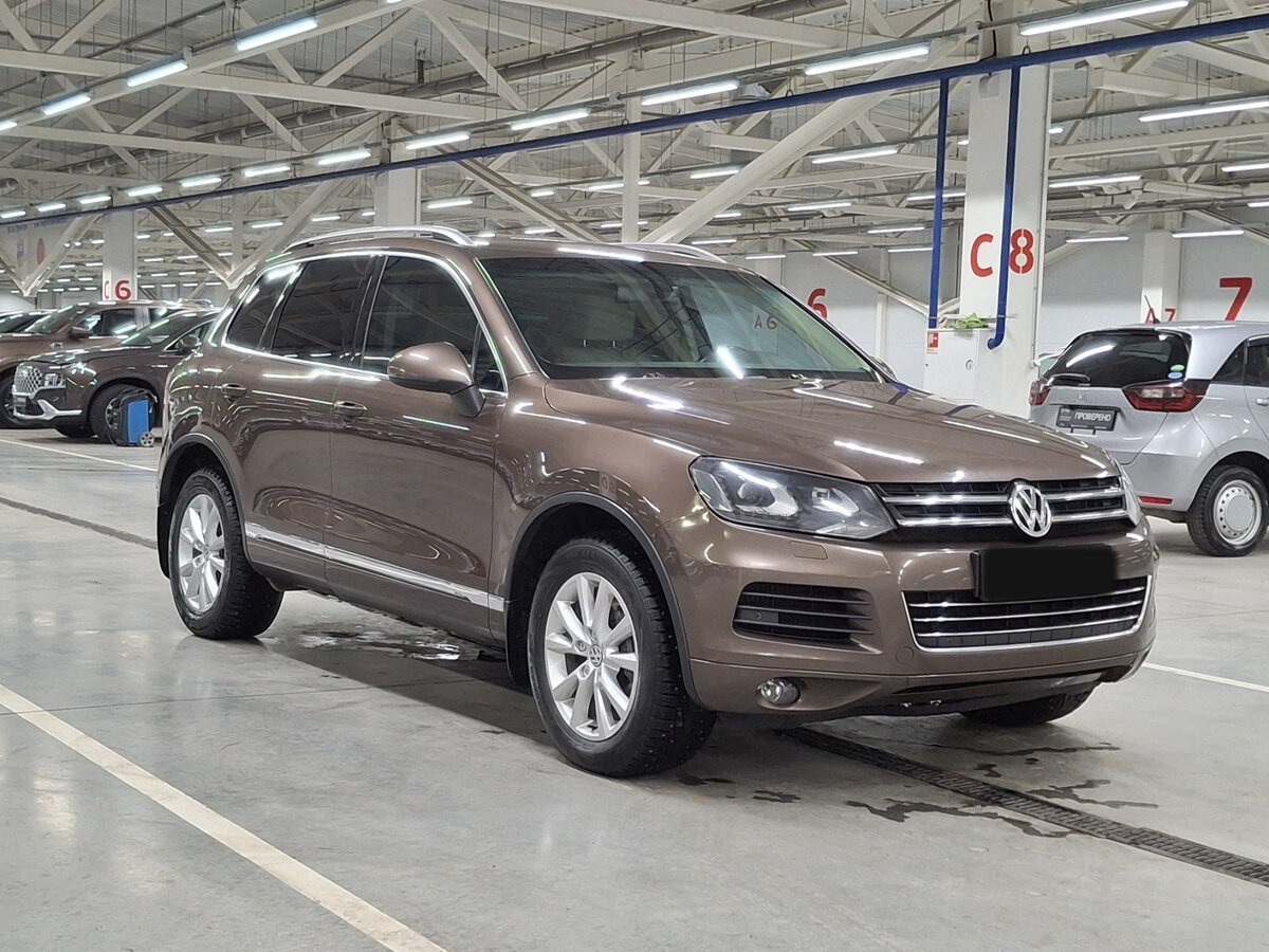Volkswagen Touareg с пробегом — 2013 год. Фото: #2